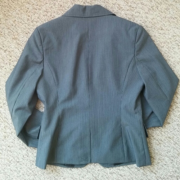 Suzy, Suzy Shier blazer - Picture 2 of 4